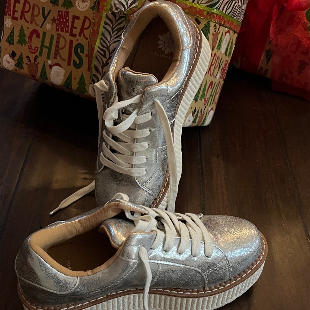 Yellow Box Metallic Silver Sneakers